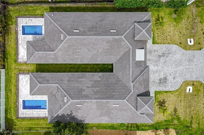 Building Photo - 833 91st Ave N