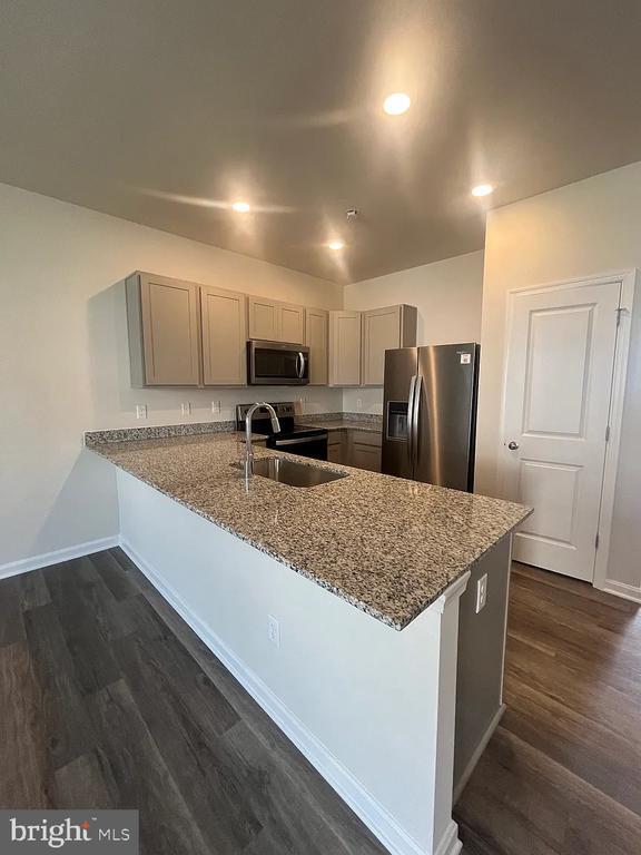 Building Photo - 102 Willett Holw St