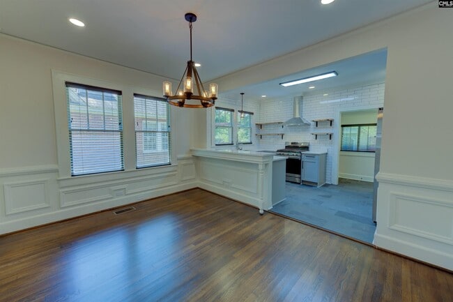 Building Photo - 2405 Sumter St
