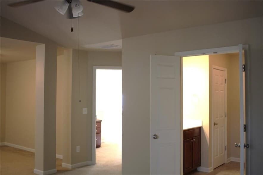 Building Photo - 3328 Castleberry Village Cir