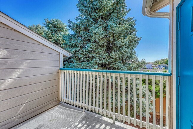 Building Photo - $2,100 - 2-Bed, 2-Bath Condo in Highlands ...