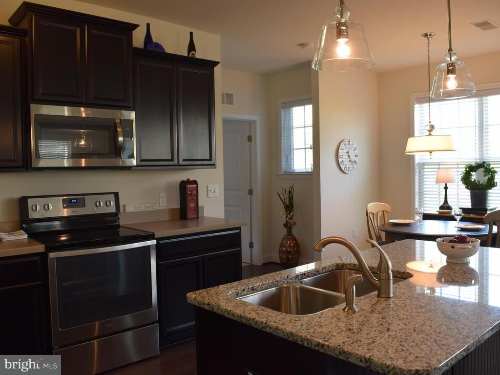 Building Photo - 690 Whitetail Dr