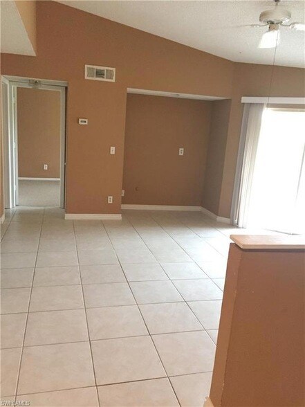 Building Photo - 108 Santa Clara Dr