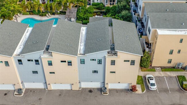 Building Photo - 1171 25th Ln N