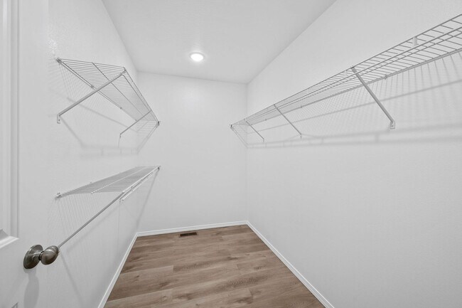 Building Photo - 264 Hickory Hills St