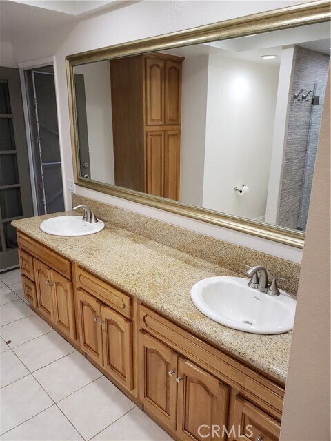 Building Photo - 2015 Clear River Ln