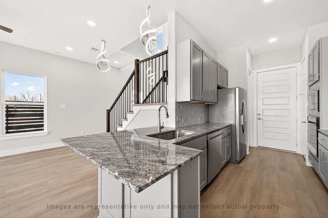 Building Photo - 10719 Mason Rd