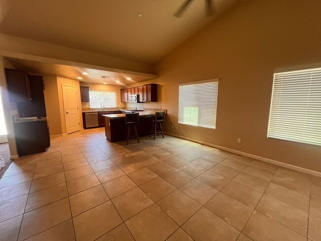 Building Photo - 2307 Tahoe Ave