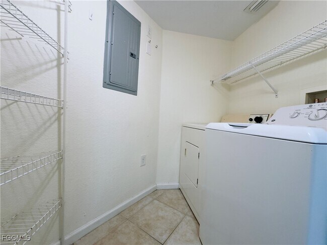 Building Photo - 4122 Residence Drive