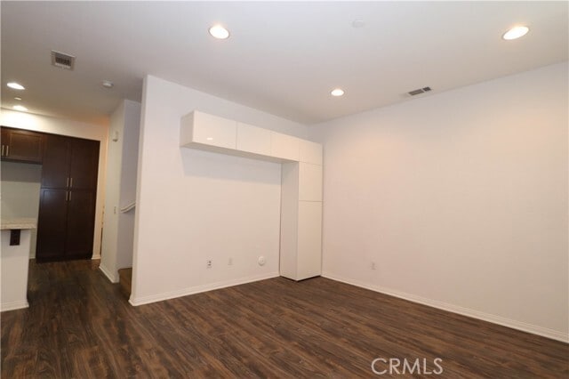 Building Photo - 163 E Commercial St