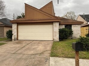 Building Photo - 6111 Briar Glade Dr