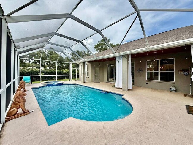 Building Photo - 4301 River Close Blvd