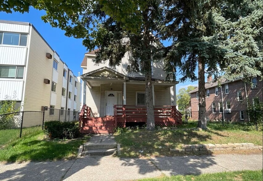 Building Photo - 1121 7th St SE