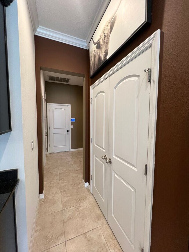 Building Photo - Spacious 3-Bed/2-Bath Rental in Sola Vista – Modern Comfort Meets Florida Living!