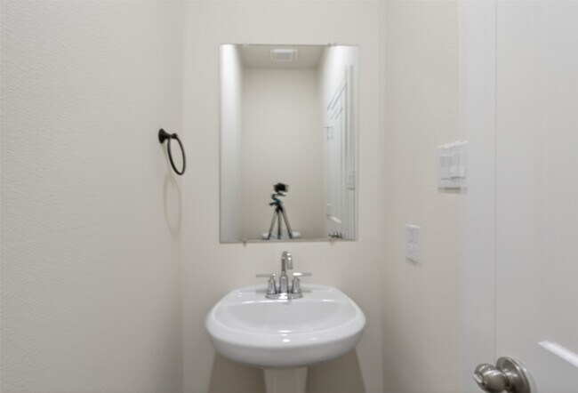 Building Photo - 9113 Highland Northern Wy