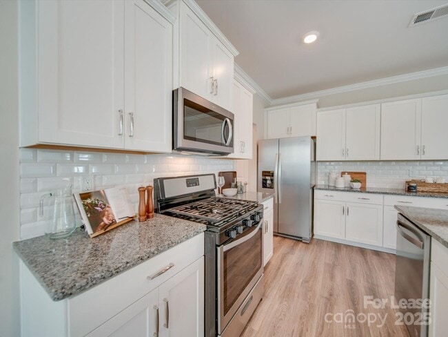 Building Photo - 574 Altamonte Dr