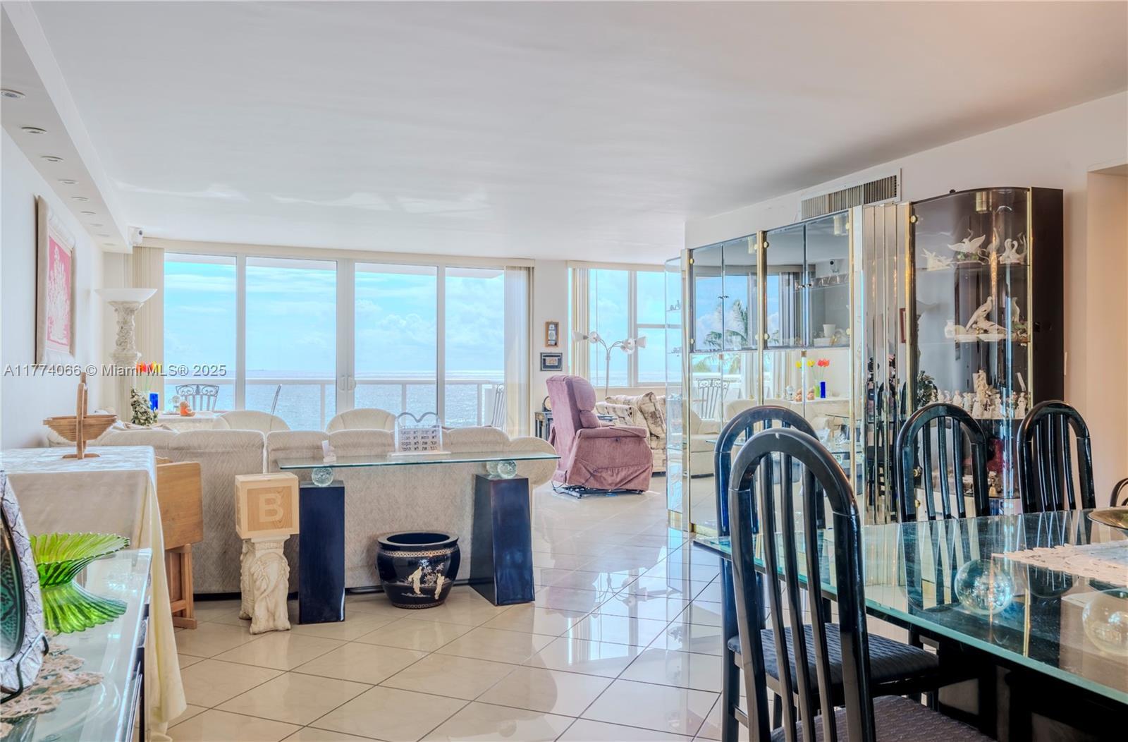 Building Photo - 3140 S Ocean Dr