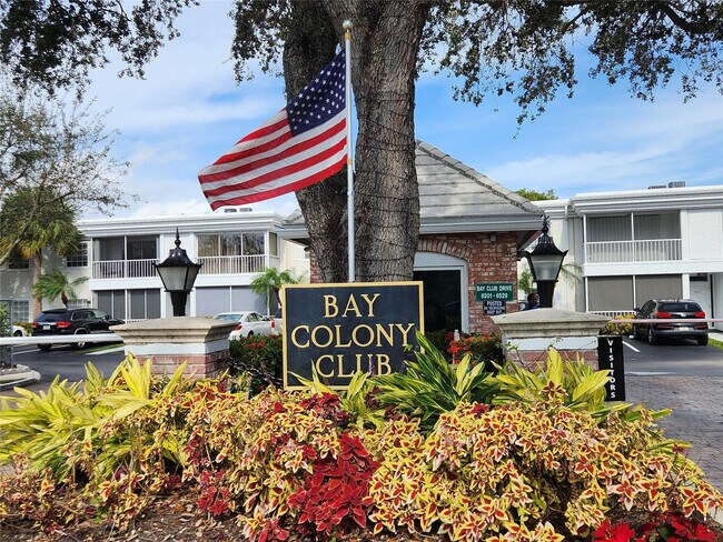 Building Photo - 6281 Bay Club Dr