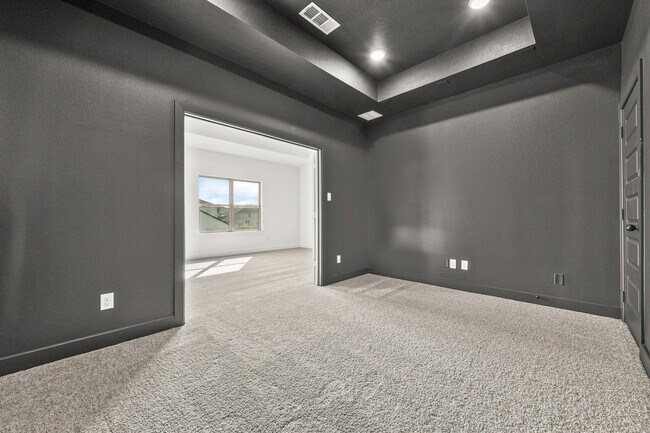Building Photo - 24834 White Alder Wy