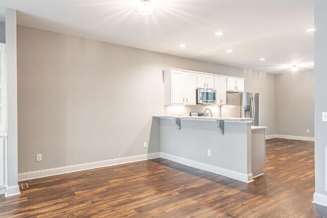 Building Photo - 535 Lighthorse Cir