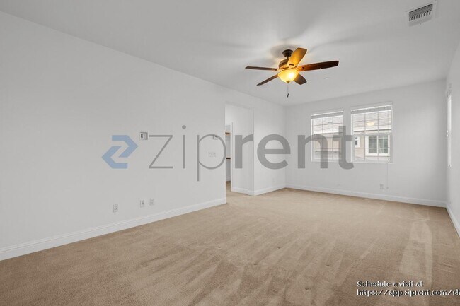 Building Photo - 1271 S Central Pkwy