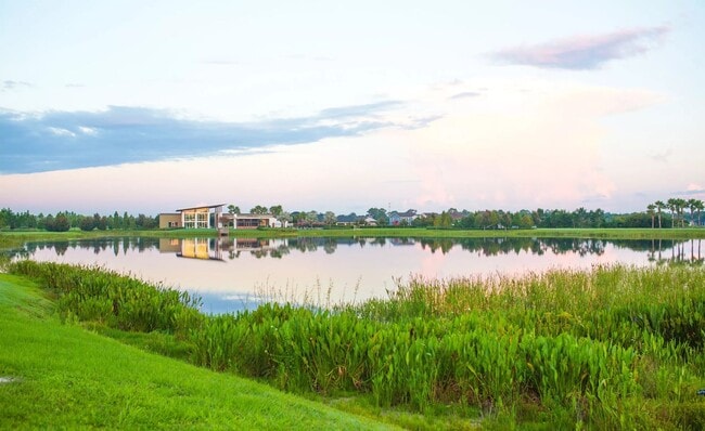 Building Photo - Beautiful home located in desirable Waters...