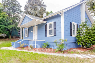 Building Photo - Darling 3BR 2BA Home