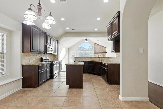 Building Photo - 7019 Dewberry Shores Ln