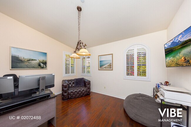 Building Photo - Gated Community-Lynn Oaks Estates Pool Hom...
