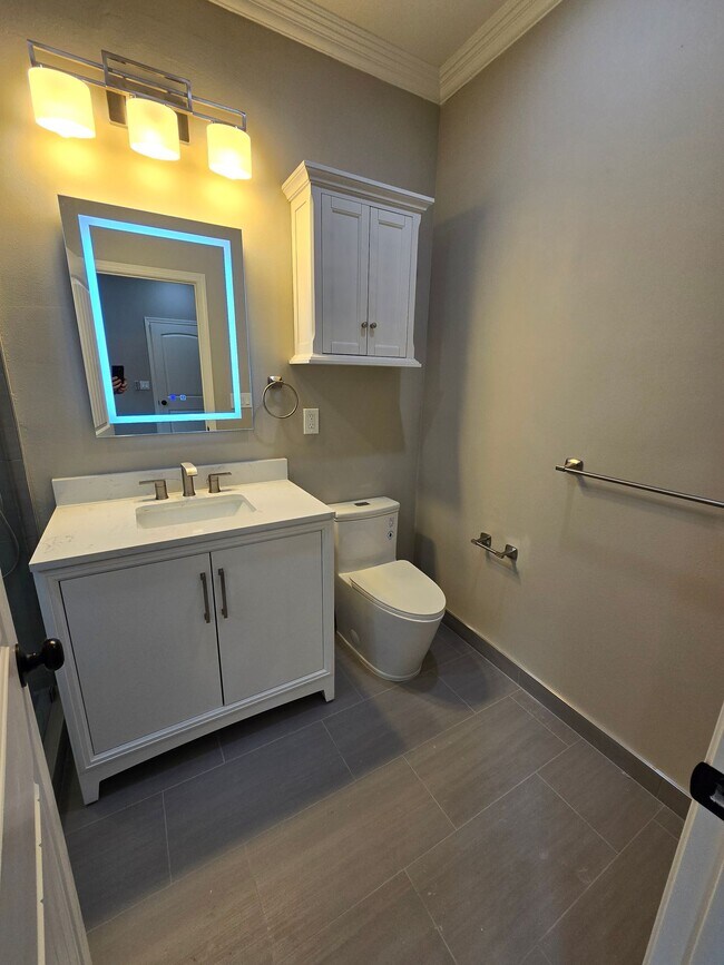 Building Photo - Fantastic 2 Bed, 2.5 Bath ADU unit in Sunn...