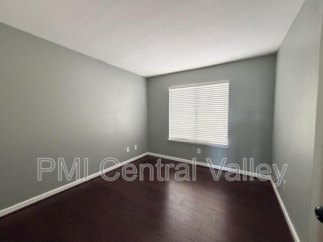 Building Photo - 108 Hornfels Ave