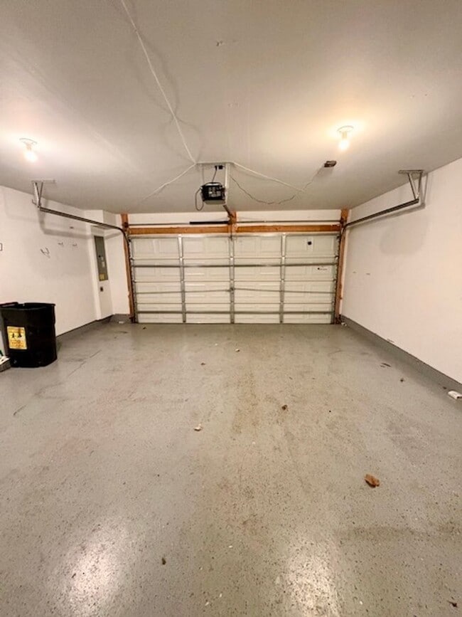 Building Photo - 3542 Spring Street S