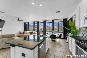 Building Photo - 1346 Nicholas Manor