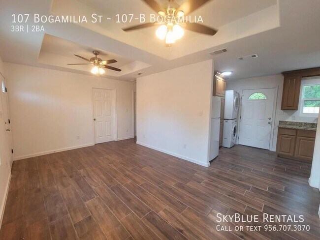 Building Photo - 107 Bogamilia St