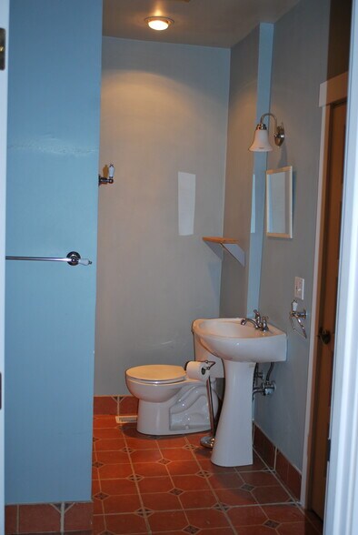 Building Photo - 6027 6th Ave NE