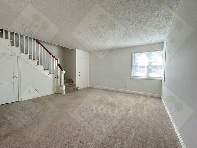 Building Photo - Great 2 bedroom, 1 bath