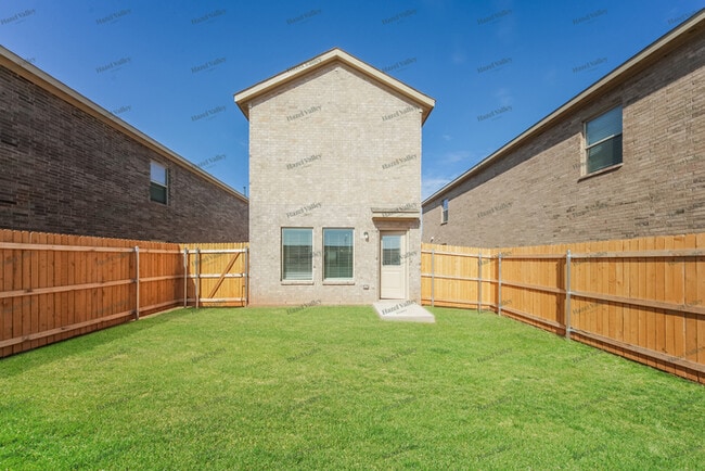 Building Photo - 2000 Wolford Wy