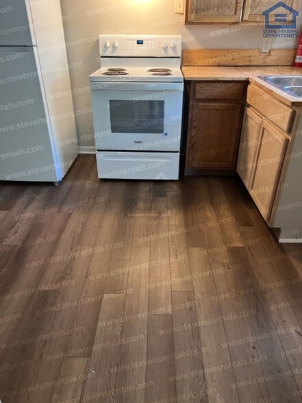 Building Photo - 5417 Slayton Ave