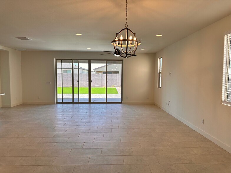 Building Photo - 17282 W Larkspur Dr