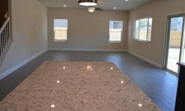 Building Photo - 2406 Gabriel Dr