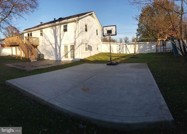 Building Photo - 123 Little Whim Rd