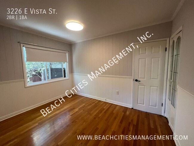 Building Photo - 3226 E Vista St