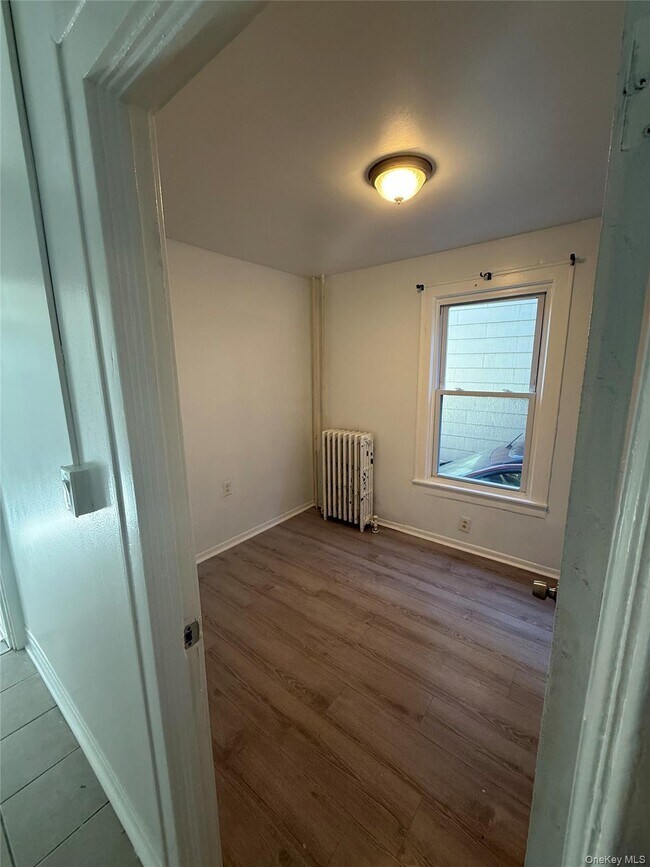 Building Photo - 437 3rd St