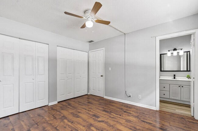 Building Photo - 10821 N Military Trl