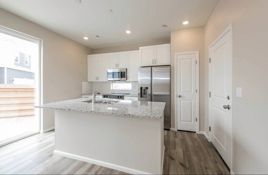 Building Photo - 10169 Scranton Ct