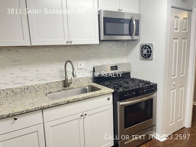 Primary Photo - Lovely Updated 2 Bedroom 1 Full Bath Groun...
