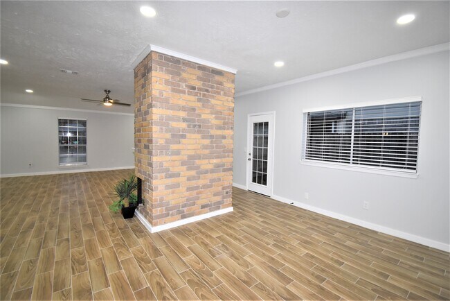 Building Photo - 18058 Brooknoll Dr