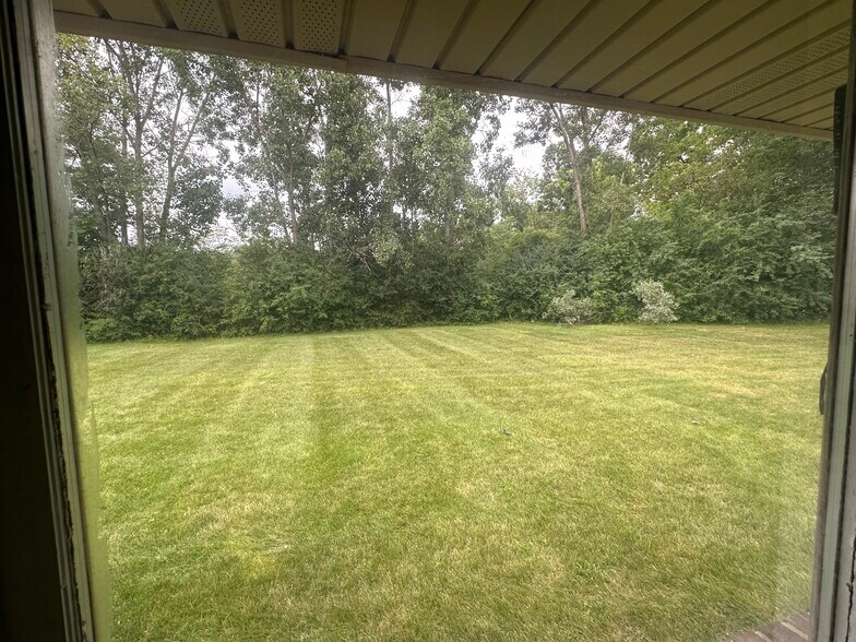 Building Photo - 2777 Davison Ave