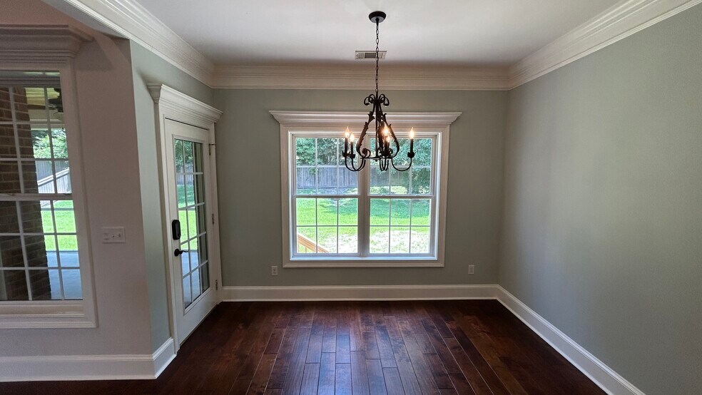 Building Photo - 389 Chastain Cir