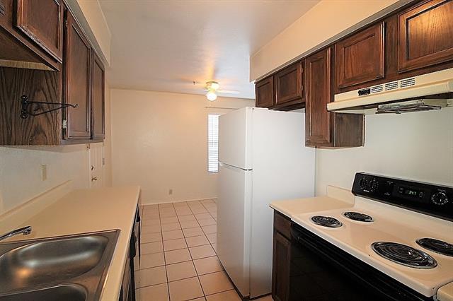 Building Photo - 119 Redbud Ct